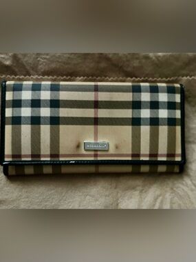Authentic Burberry  wallett